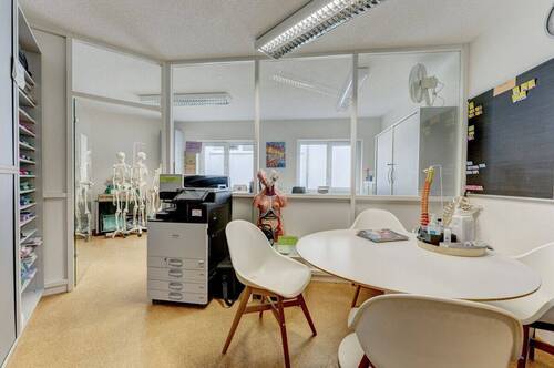 Besprechung - 
