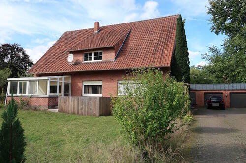 Ansicht Süd Ost II - 8 Zimmer Mehrfamilienhaus, Wohnhaus zum Kaufen in Warmsen