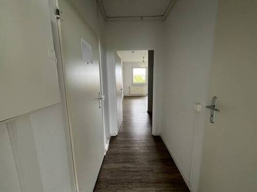 Flur 1.jpg - 2 Zimmer Etagenwohnung zur Miete in Zwickau
