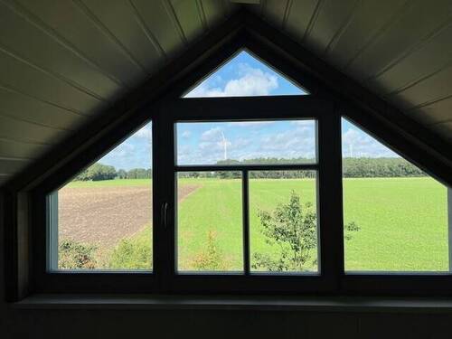 VK Kreyenweg 4 L in Hatten - Blick aus li. DG Zimmer - Verkauf: Sie suchen ein gepflegtes Zuhause oder die perfekte Ferienoase? Dann ist das Verkaufsobjekt Ihre Gelegenheit