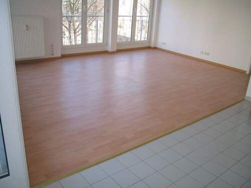 Blick Küche ins Wohnzimmer - 