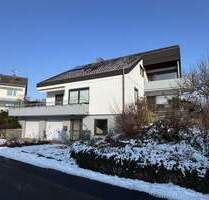 Großzügiges, freistehendes 1-Familien-Haus mit ELW und zwei Garagen - Bermatingen