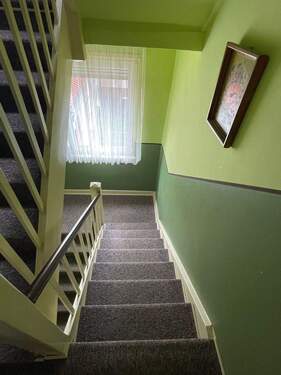 Treppenhaus mit Fenster - 