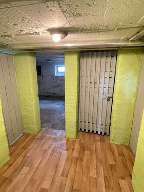 Sanierungsbedürftiger Keller - 