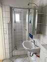 Kleines Badezimmer mit Dusche - 