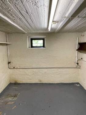 Sanierungsbedürftiger Keller - 