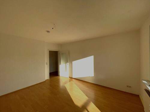 Wohnzimmer 2 - 3 Zimmer Etagenwohnung in Dresden