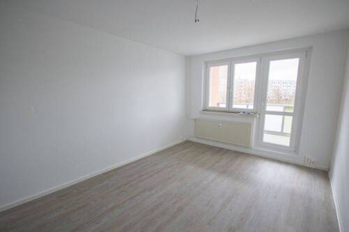 Wohnzimmer - Etagenwohnung mit 60,70 m&sup2; in Halle (Saale) zur Miete