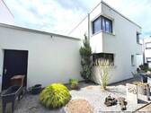 Vorderansicht - 5 Zimmer Mehrfamilienhaus, Wohnhaus zum Kaufen in Quickborn