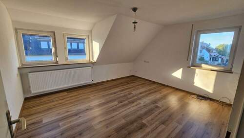 20250903_185618.jpg - Mehrfamilienhaus, Wohnhaus mit 150,00 m² in Flachslanden zur Miete