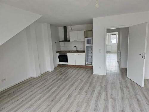 Offene Küche im Wohnzimmer - 2 Zimmer Etagenwohnung zur Miete in Bremen