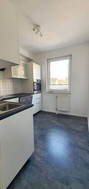 Küchenansicht zur Straßenseite. - 1 Zimmer Mehrfamilienhaus, Wohnhaus zum Kaufen in Bremen