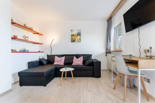 Wohnzimmer - 2 Zimmer Etagenwohnung zum Kaufen in Runding