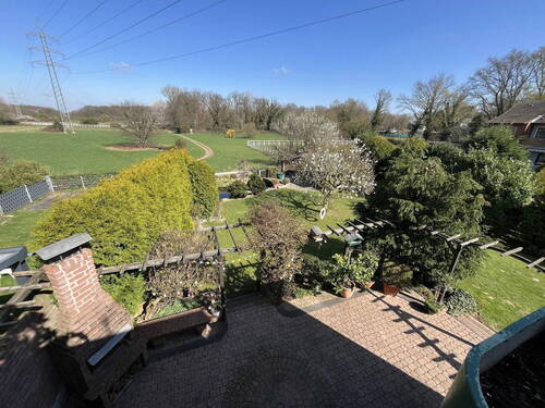 Obergeschoss Blick vom Balkon - 