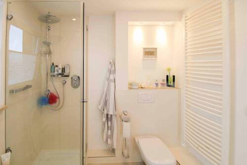 hochwertige Badeinrichtung - 