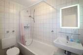 Badezimmer - Einfamilienhaus in München zum Kaufen