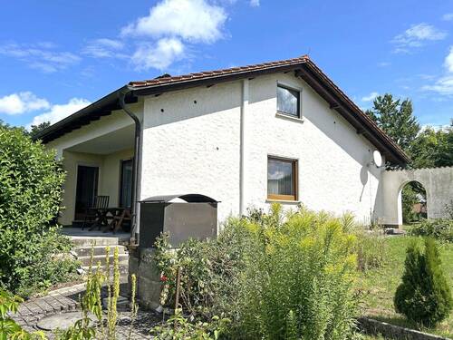 Außen - 6 Zimmer Einfamilienhaus in Mainleus