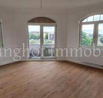 Helle 3-Zimmer-Altbauwohnung mit kl. Balkon, neu renoviert im Denkmal-Haus - Fürth (Südstadt)