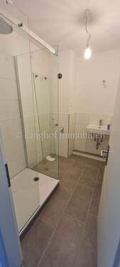 Bad mit Dusche - 3 Zimmer Etagenwohnung in Fürth (Südstadt)