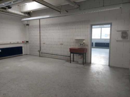 Werkstatt mit Büro und Lagerbereich - Büro in Frickenhausen