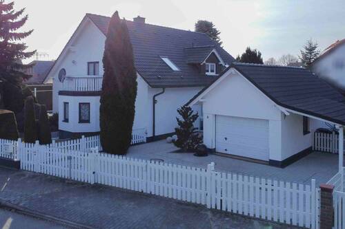 Außenansicht (Südost) - Exklusives 6-Zimmer-Anwesen mit Wintergarten, Sauna & Weinkeller in SchwedtOder OT Meyenburg