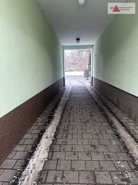 Durchfahrt - 2 Zimmer Etagenwohnung in Chemnitz / Zentrum