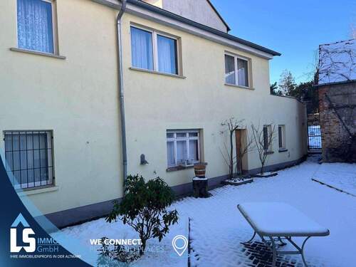 Eingang Wohnhaus - EFH mit Nebengelass - 700,00&nbsp;EUR Kaltmiete, ca.&nbsp; 112,40&nbsp;m&sup2;&nbsp;Wohnfl&auml;che