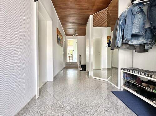 Diele - 5 Zimmer Reihenmittelhaus in Mönchengladbach