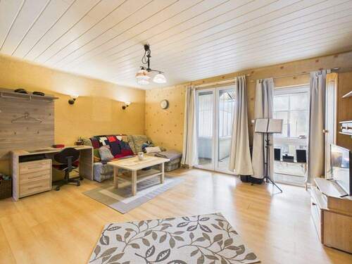 Wohnen mit Wintergarten und Zugang zum Garten - 4 Zimmer Einfamilienhaus zum Kaufen in Saarwellingen / Schwarzenholz