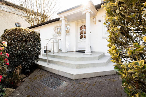 Bild 2 - 4 Zimmer Einfamilienhaus zum Kaufen in Hamburg