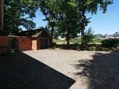 Hofplatz und Garage - 