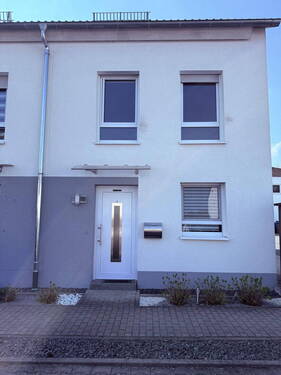 Hauseingang (EG) - 5 Zimmer Reihenendhaus zum Kaufen in Flörsheim