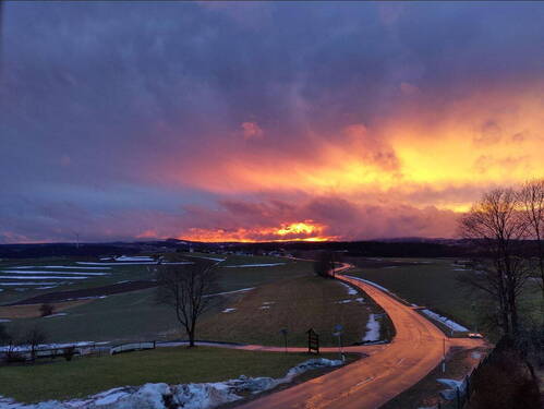 Sonnenuntergang im Westen - 6 Zimmer Einfamilienhaus in Selbitz