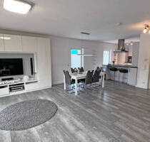 Zuhause entspannen: Doppelhaushälfte mit Pool, Sauna & tollem Wohnambiente in Rheinberg-Budberg