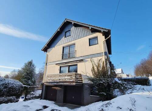 Hausansicht - 7 Zimmer Einfamilienhaus zum Kaufen in Eichelhardt