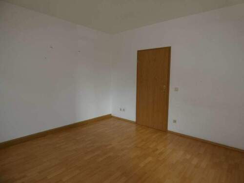 Wohnzimmer - 2 Zimmer Etagenwohnung zur Miete in Zwickau-Pölbitz