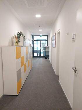 Geräumiger Flur mit viel Platz - 