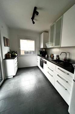 Küche.JPG - Schicke 3-Zimmer Wohnung mit Terrasse & Loggia