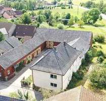 TRAUMHAFTER MÄRCHEN DREISEITENHOF + WOHNHAUS + WOHNUNG (18 PFERDEBOXEN MÖGLICH) oder BAUTRÄGEROBJEKT FÜR WOHNUNGSBAU oder GASTRO FACHWERK REITERHOF - Itzgrund Gleußen