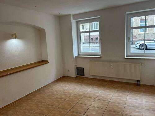 Wohnbereich mit Wandregal - 