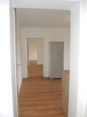 Blick Diele Richtung Küche/Wohnzi./Schlafzi - 