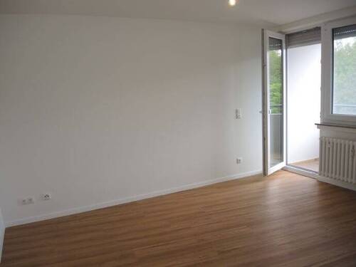 Schlafzimmer mit Balkonzugang - 