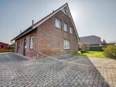 Aussenansicht und Stellplatz - 