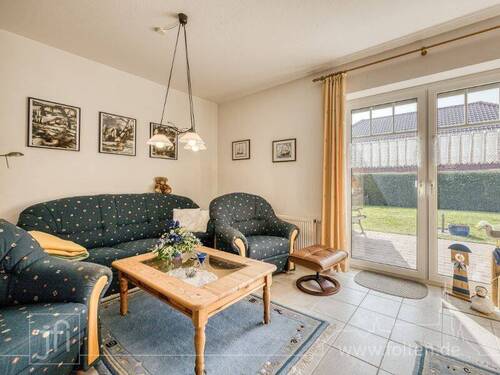großzügiger Wohn- und Essbereich - 4 Zimmer Doppelhaushälfte in Jemgum