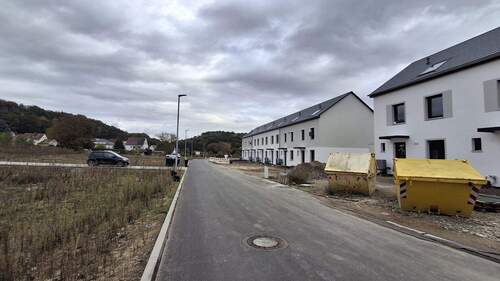 Bebauung im Zentrum des Wohngebietes - 