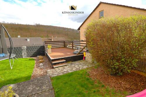 Ihr Logenplatz vor dem Haus - mit Nachbarn plauschen - 4 Zimmer Einfamilienhaus in Neckarzimmern