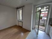 Essplatz und Zugang Balkon - Etagenwohnung mit 64,00 m² in Nürnberg zum Kaufen