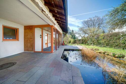 Terasse mit Teich - 