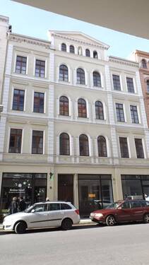 Ansicht Haus Bis 31 - Große Gewerbeeinheit mit Schaufenster