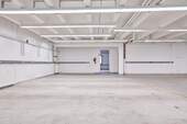 Attraktive Büro-Lager-Kombination mit ebenerdigem Rolltor - 